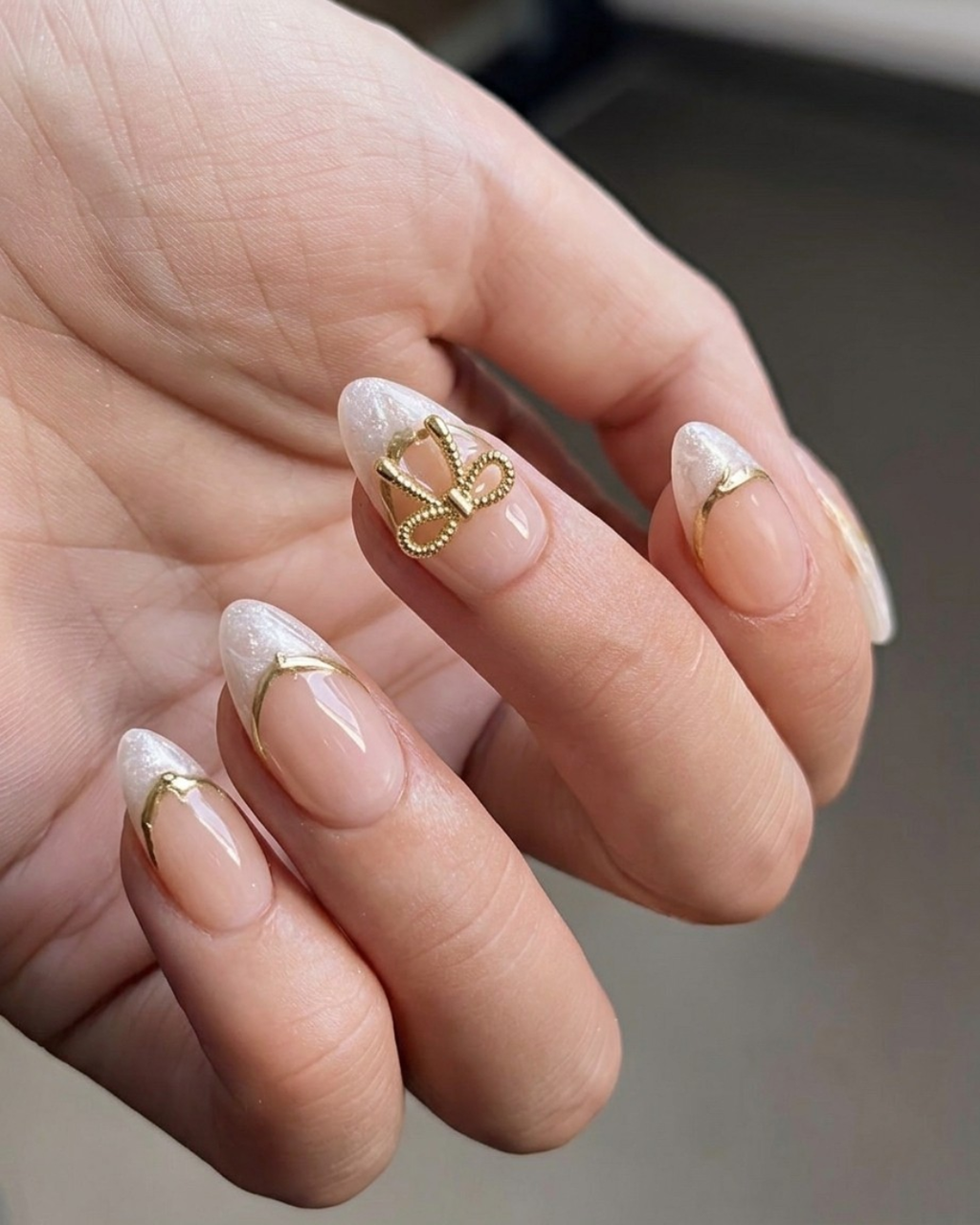 French press ons short almond worn on hands, special look
