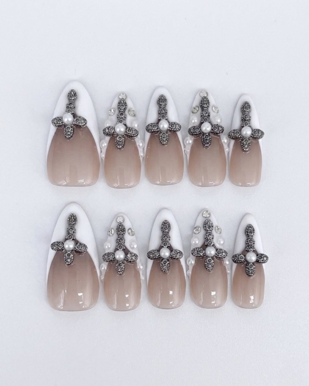 Press-on nails, medium-long almond, soft gel, reusable, 3D