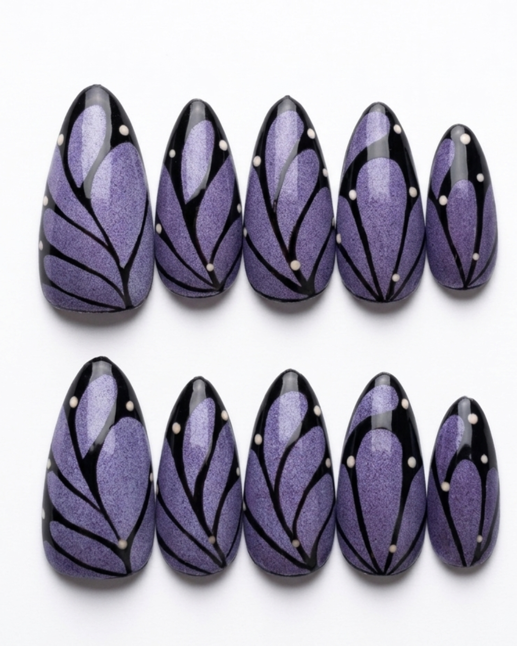 Uñas Postizas Mandorla Medio-Largas Mariposa Morada